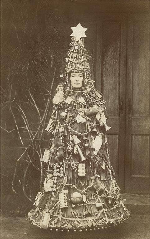 Greeting Card MC-629 Woman Dressed as Christmas Tree