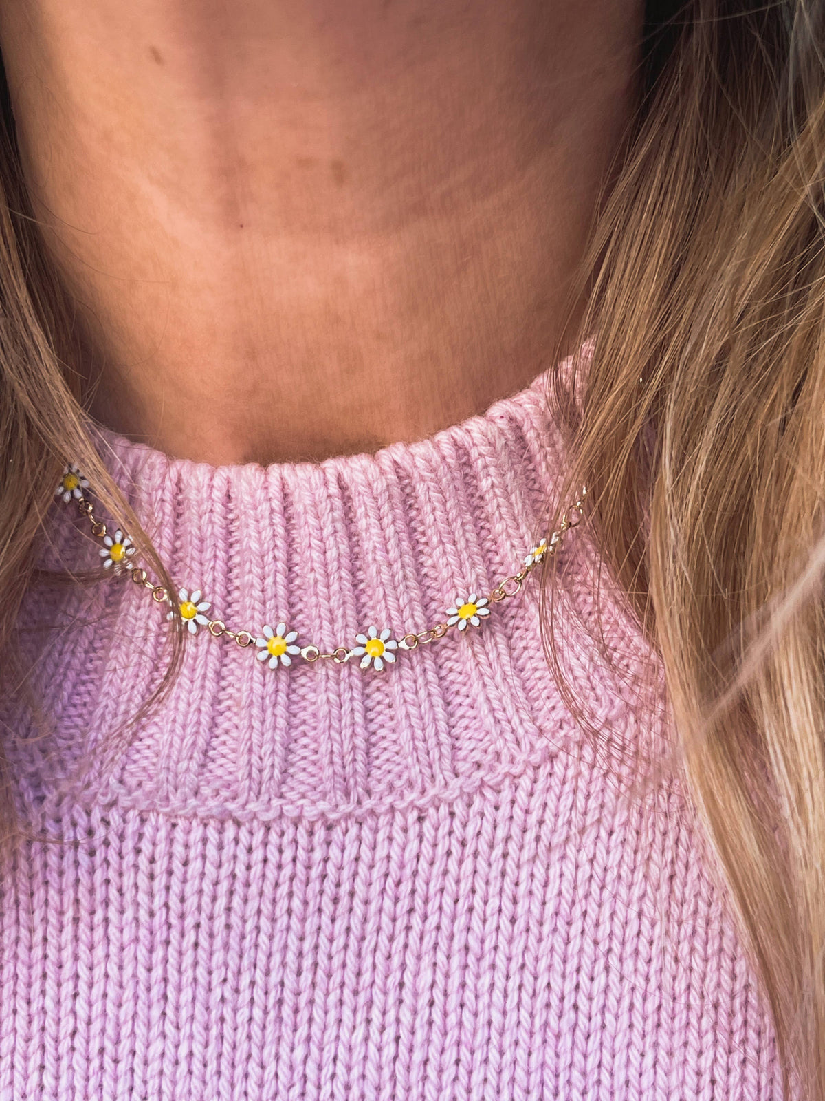 Lola Daisy Chain Necklace: White