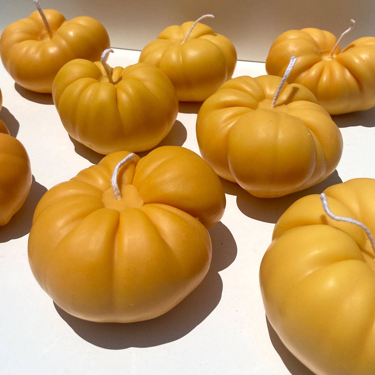 Heirloom Tomato Candle - Orange: Orange / Tomato Leaf / Single Tomato