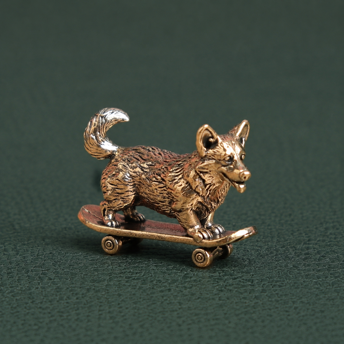 Solid Brass Skateboarding Corgi Figurine Ornament: A1