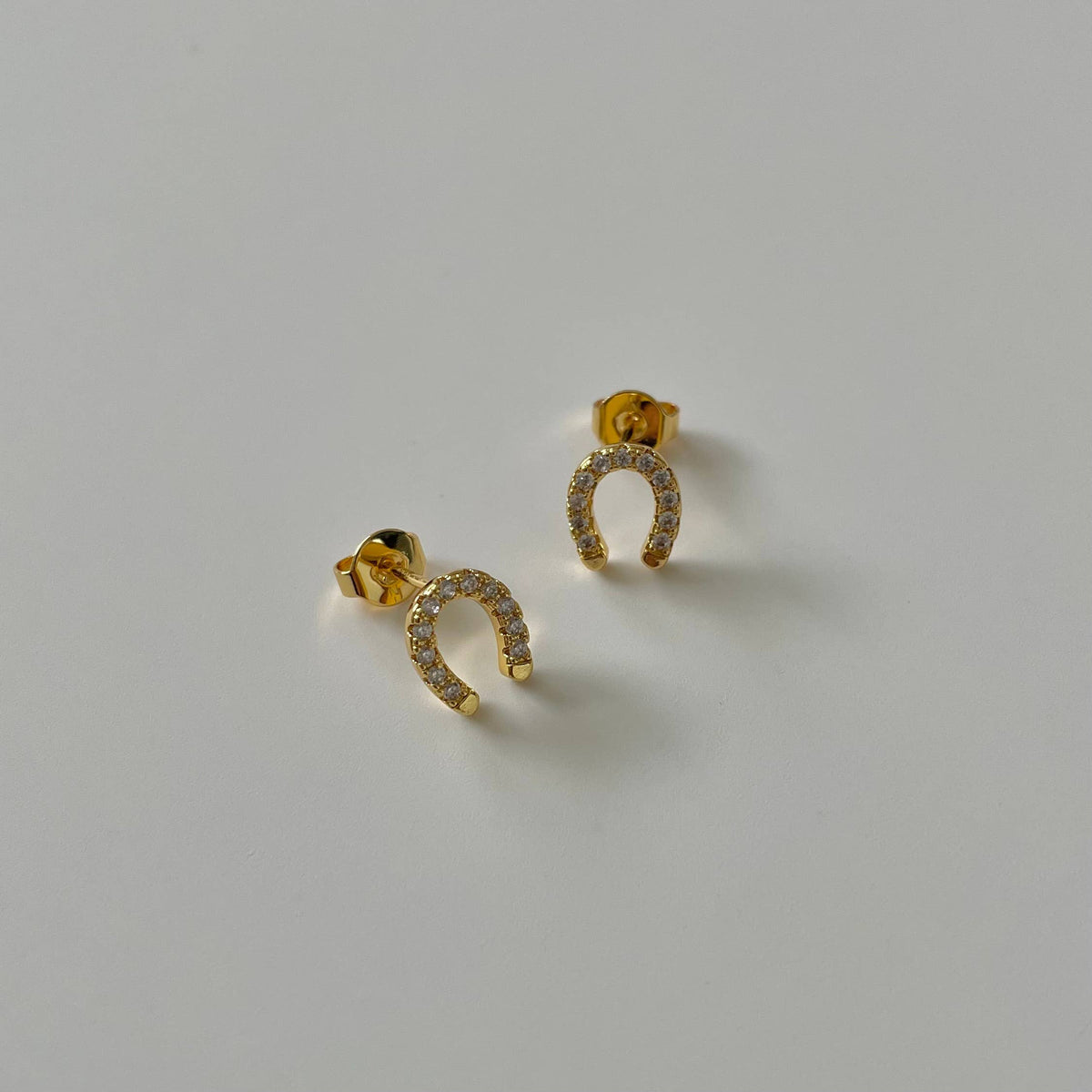 Horseshoe Stud SINGLE