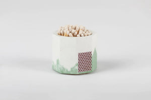 Tenn Prairie: Match holder with striker