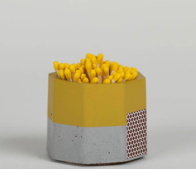 Tenn Prairie: Match holder with striker