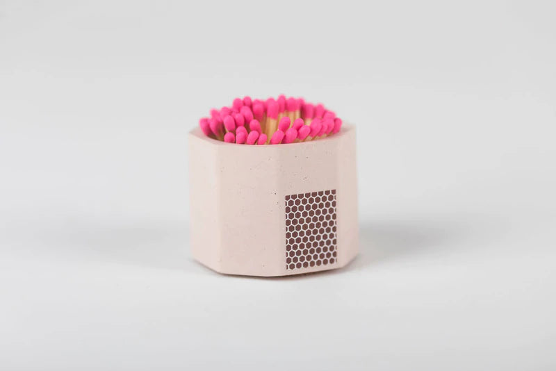 Tenn Prairie: Match holder with striker